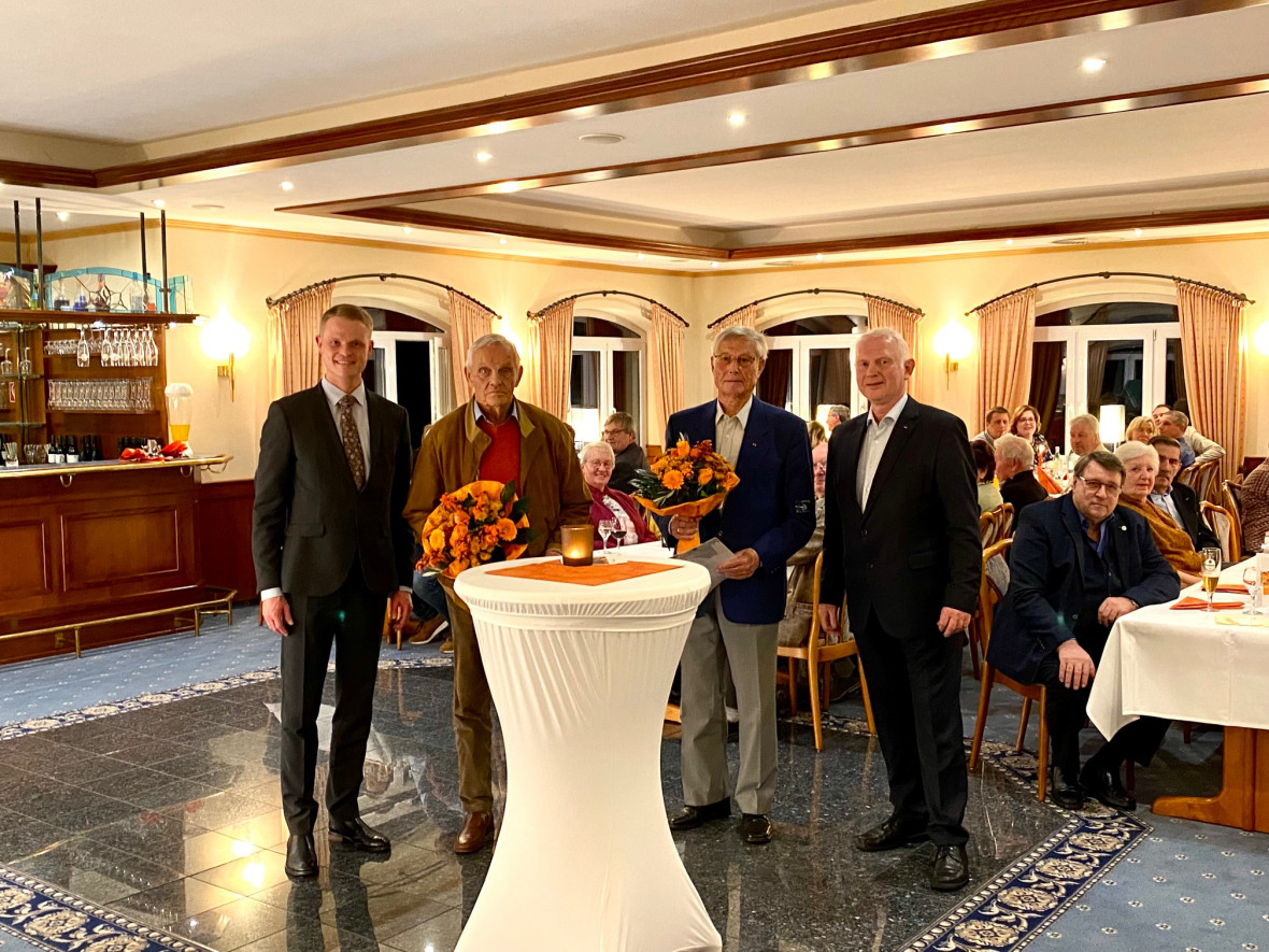 CDU Horn-Bad Meinberg ehrt langjährige Mitglieder und feiert Herbstfest